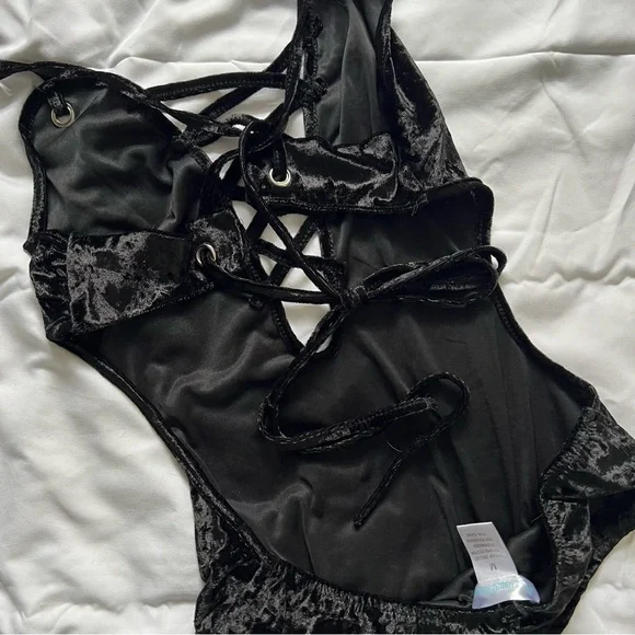 Black Bodysuit Lace up - Picture 2 of 3